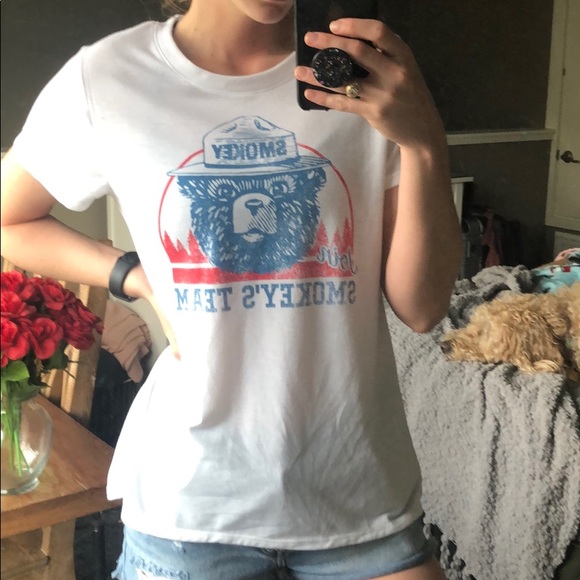 White Smokey the Bear graphic tee - Picture 2 of 6